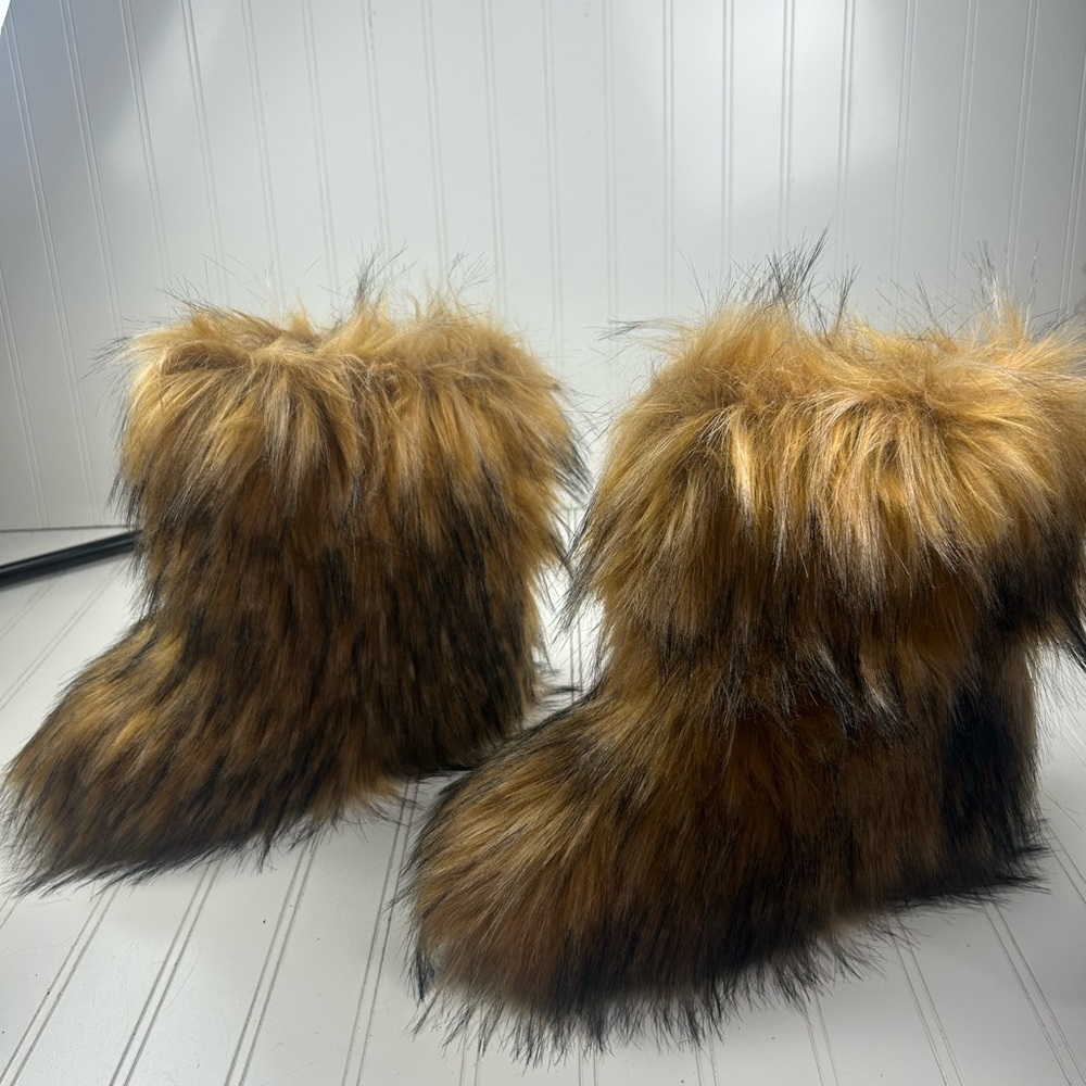 Funcos Faux Fur Mid Calf Furry Winter Boots Womenโs Size 9-9.5 - Picture 4 of 8